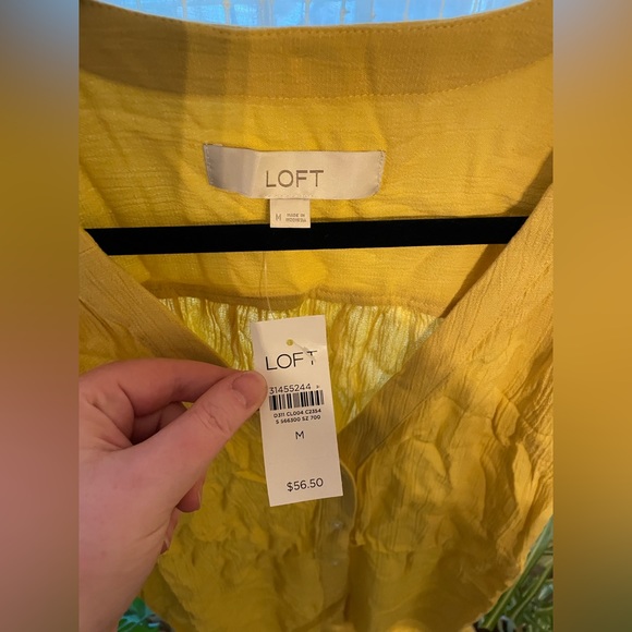 Loft Short Sleeve Blouse NWT - Picture 3 of 3